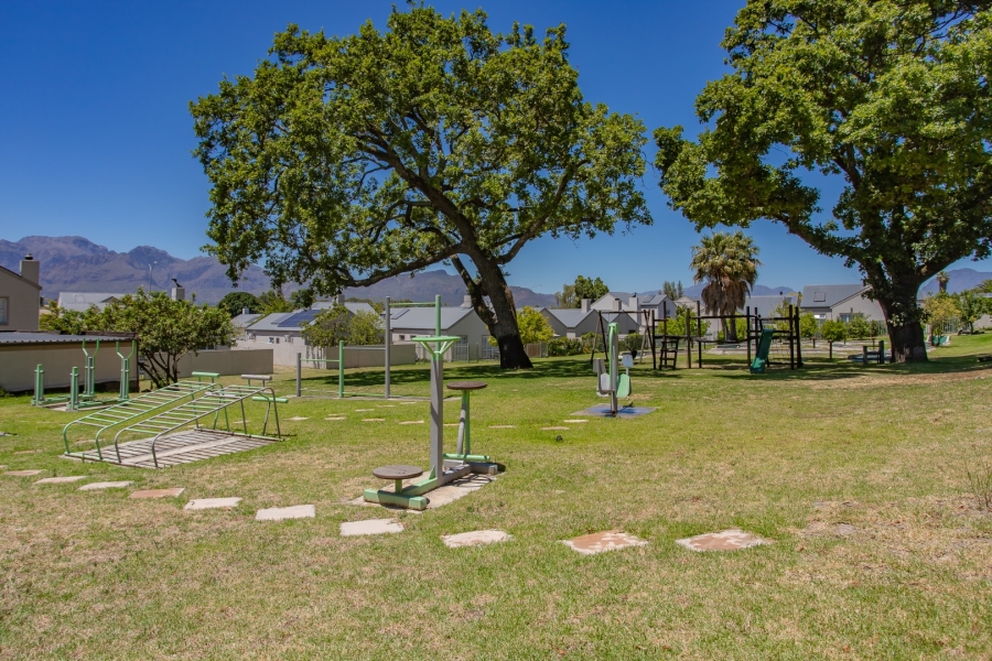 To Let 2 Bedroom Property for Rent in Honeydew Country Estate Western Cape